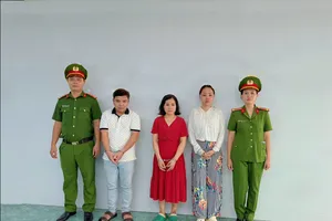 Công an TPHCM bắt tạm giam 3 bị can tổ chức truyền dịch làm trắng da trái phép gây chết người
