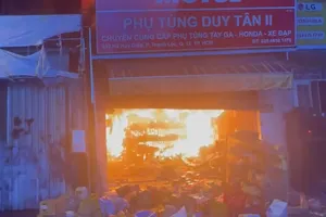 Nghi vấn phóng hỏa làm 2 người bị thương
