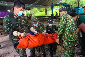 Ngày 10-7, lực lượng tìm kiếm, quy tập hài cốt liệt sĩ thuộc Bộ Tư lệnh TPHCM phát hiện thêm 13 bộ hài cốt cùng nhiều di vật tại Công viên Lê Thị Riêng