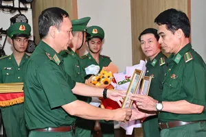 Bộ Tư lệnh Bộ đội Biên phòng khen thưởng các lực lượng phá án ma túy, vàng lậu