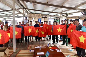 Xã Long Sơn tuyên truyền chống IUU đến các hộ nuôi thủy sản lồng bè