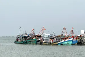 Kịp thời ngăn chặn 3 tàu cá có nguy cơ vượt ranh giới sang vùng biển nước ngoài