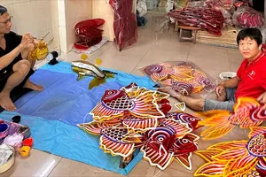 Giữ ký ức những mùa trăng