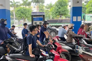 Doanh nghiệp được tự quyết giá xăng dầu?