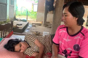 2 mẹ con mắc bệnh hiểm nghèo, mong được cứu giúp
