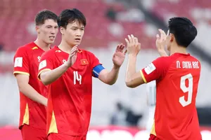 HLV Kim Sang-sik tính toán làm mới đội hình