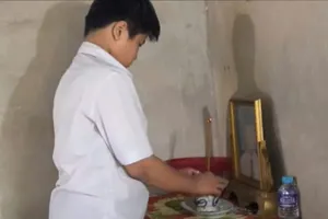 2 chị em mồ côi nương tựa ông bà nội già yếu