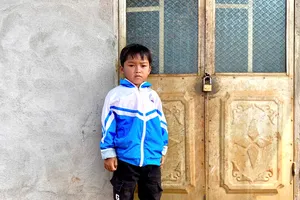 Mong giúp cháu bé mồ côi cha mẹ