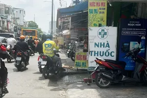 Những quy định bị… lờn: “Đường thông, hè thoáng” - bài toán khó giải