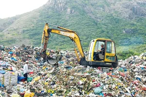 Xử lý rác cho siêu đô thị TPHCM - Bài 1: Phân loại đầu nguồn, chôn lấp cuối nguồn!