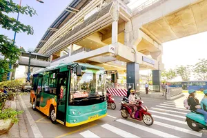 Từ hôm nay 1-8: TPHCM đưa vào vận hành 600 xe buýt mới