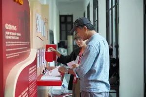 Người trẻ lan tỏa mùa thu lịch sử: Chậm một chút để ngắm nhìn lịch sử