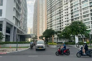 Cư dân chung cư The Peak (TPHCM) mỏi mòn chờ cấp sổ hồng