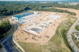 Làn sóng săn lùng “kho công nghiệp ngoài trời”