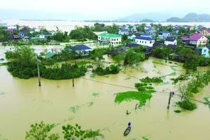 Miền Trung khẩn trương khắc phục hậu quả bão và mưa lũ