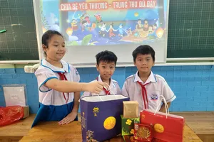 Các khoản đóng góp tự nguyện: Không để phụ huynh “nặng gánh”