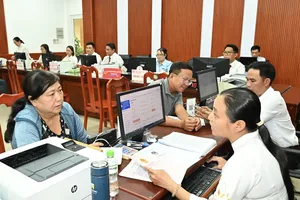 Lấy kết quả, sản phẩm làm thước đo cán bộ