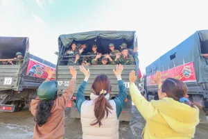 Sát cánh cùng dân