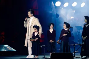 Phim tài liệu âm nhạc: Câu chuyện phía sau ánh đèn