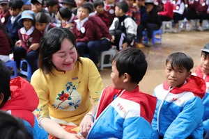 Chương trình “Áo ấm đến trường”: Tiếp nối hành trình nhân ái