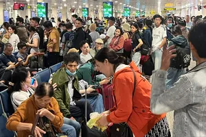 Giao thông ùn tắc trước kỳ nghỉ