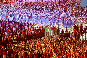 Muôn người chung một lời ca