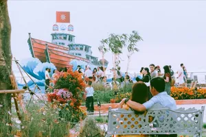 Hành trình sum vầy của người trẻ