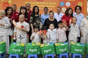 Xuân về trên “hành lang trắng”