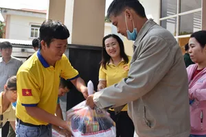 Hành trình mang theo mùa xuân