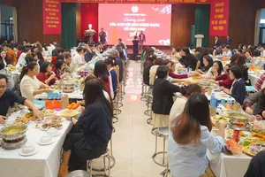 Ấm tình bữa cơm tất niên công đoàn