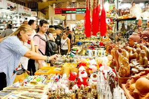 Khai mở “mỏ vàng” mua sắm miễn thuế