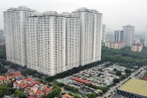 Chung cư đông dân nhất Hà Nội “dậy sóng”