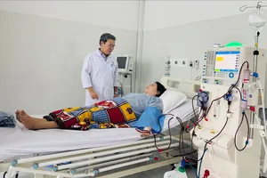 Đưa kỹ thuật chạy thận nhân tạo ra Côn Đảo