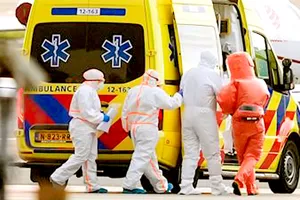 2 người Anh nhiễm virus Hanta trên tàu MV Hondius được đưa đi cách ly. Ảnh: THX