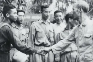 Nhà báo Từ Giấy: Giáo sư Y học - Ngòi bút xuất sắc của quân đội
