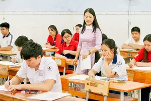 Ngày đầu kỳ thi tốt nghiệp THPT năm 2026: Tranh luận sôi nổi về đề Văn