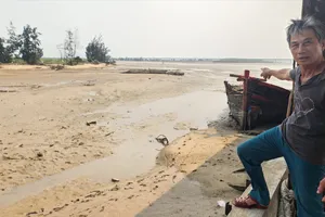 Hà Tĩnh: Khu neo đậu tàu cá Đan Hải bị bồi lấp nghiêm trọng