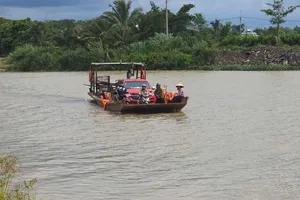 Nỗi lo vượt sông Krông Ana trong mùa mưa lũ