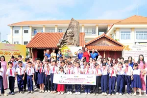 Kỷ niệm 81 năm Cách mạng Tháng Tám (19-8-1945 - 19-8-2026): Mùa thu giữa lòng thành phố