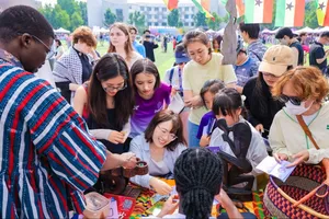 Đại học châu Á thăng hạng