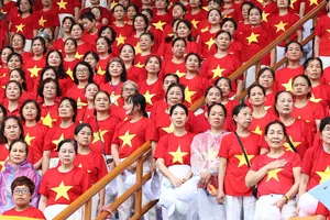 Chăm sóc sức khỏe góp phần nâng cao chất lượng dân số. Ảnh: THU TRANG