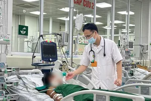Người phụ nữ tái phát uốn ván vì mảnh tre sót trong chân