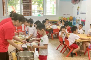 Chuẩn hóa bữa ăn, cải thiện dinh dưỡng học đường