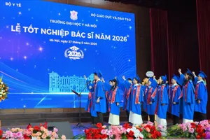 Lễ tốt nghiệp bác sĩ tại Trường Đại học Y Hà Nội. Ảnh: HMU