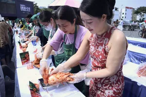 Âm nhạc, ẩm thực Hàn Quốc hút khách tại Hà Nội