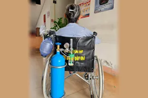 Xe lăn cải tiến phục vụ bệnh nhân