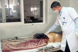 Người đàn ông tự cắt dương vật vì... không tiểu được