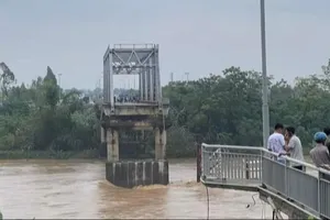 Cầu Phong Châu vừa bị sập có tuổi thọ gần 30 năm