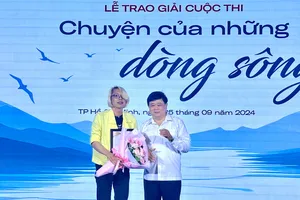 Nhà văn Tống Phước Bảo đoạt giải nhất cuộc thi "Chuyện của những dòng sông" 