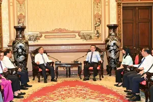 Lãnh đạo tỉnh Quảng Ninh thăm, chúc mừng TPHCM nhân Kỷ niệm 50 năm Ngày Giải phóng miền Nam, thống nhất đất nước